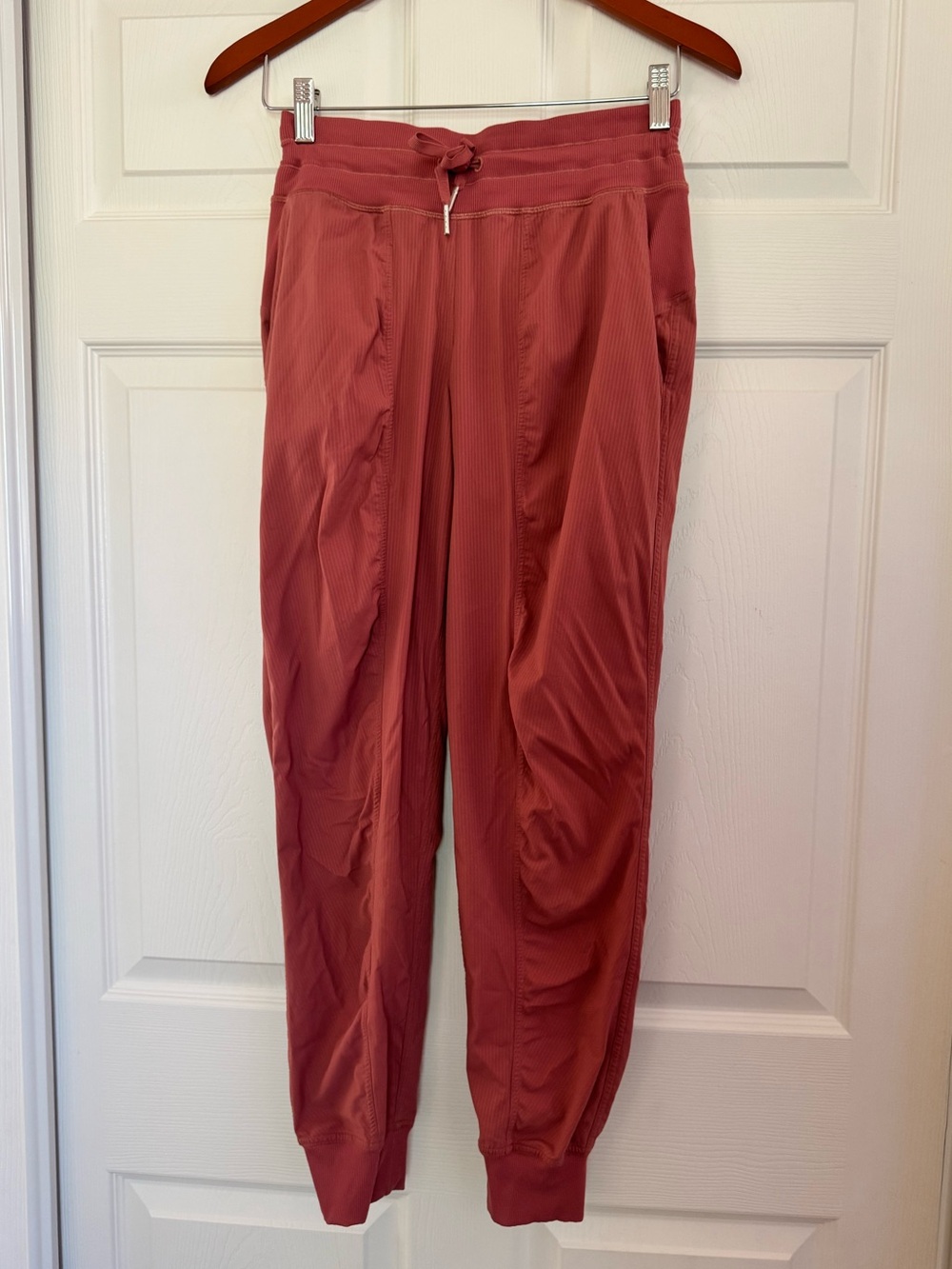 Lululemon Ribbed Jogger Pants Size 6 Dusty Rose Pink